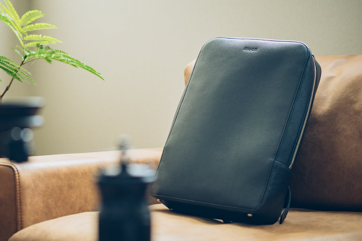 muon The BackPack（スクエア型レザーリュック）の外観