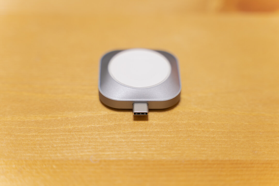 Satechi USB-C Apple Watch 充電ドック表側