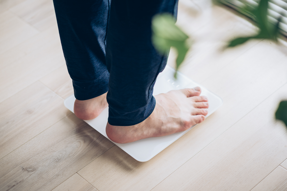 Anker Eufy Smart Scale P2 Proを使用する様子