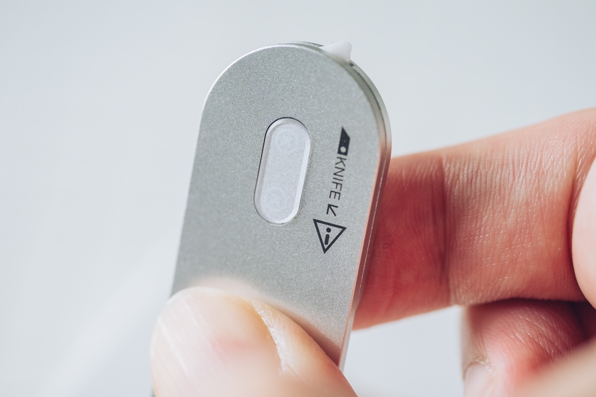 G05 ブラックスマホスタンド