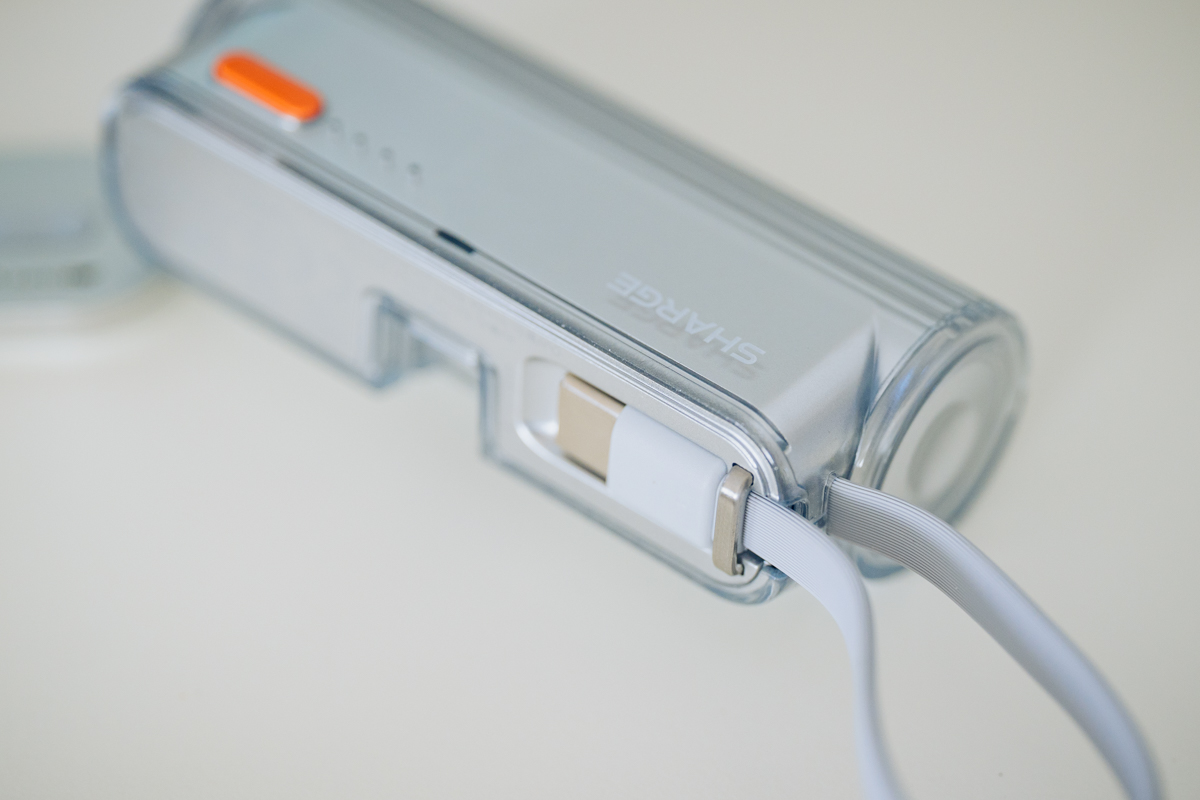 SHARGE FlowMini2本体のUSB-Cケーブル