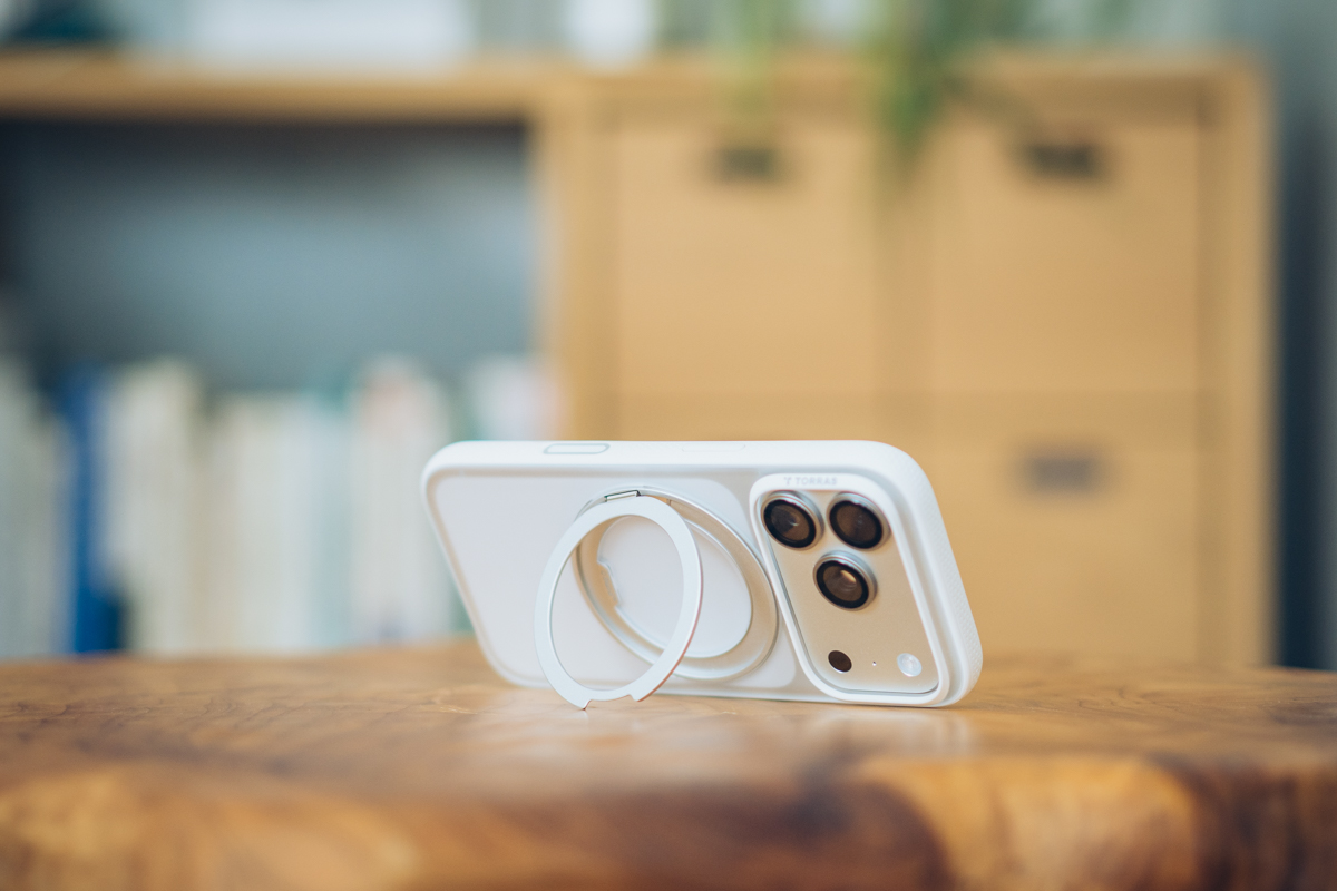 TORRAS Ostand O3 FitnessでiPhoneを横向きに立てかける