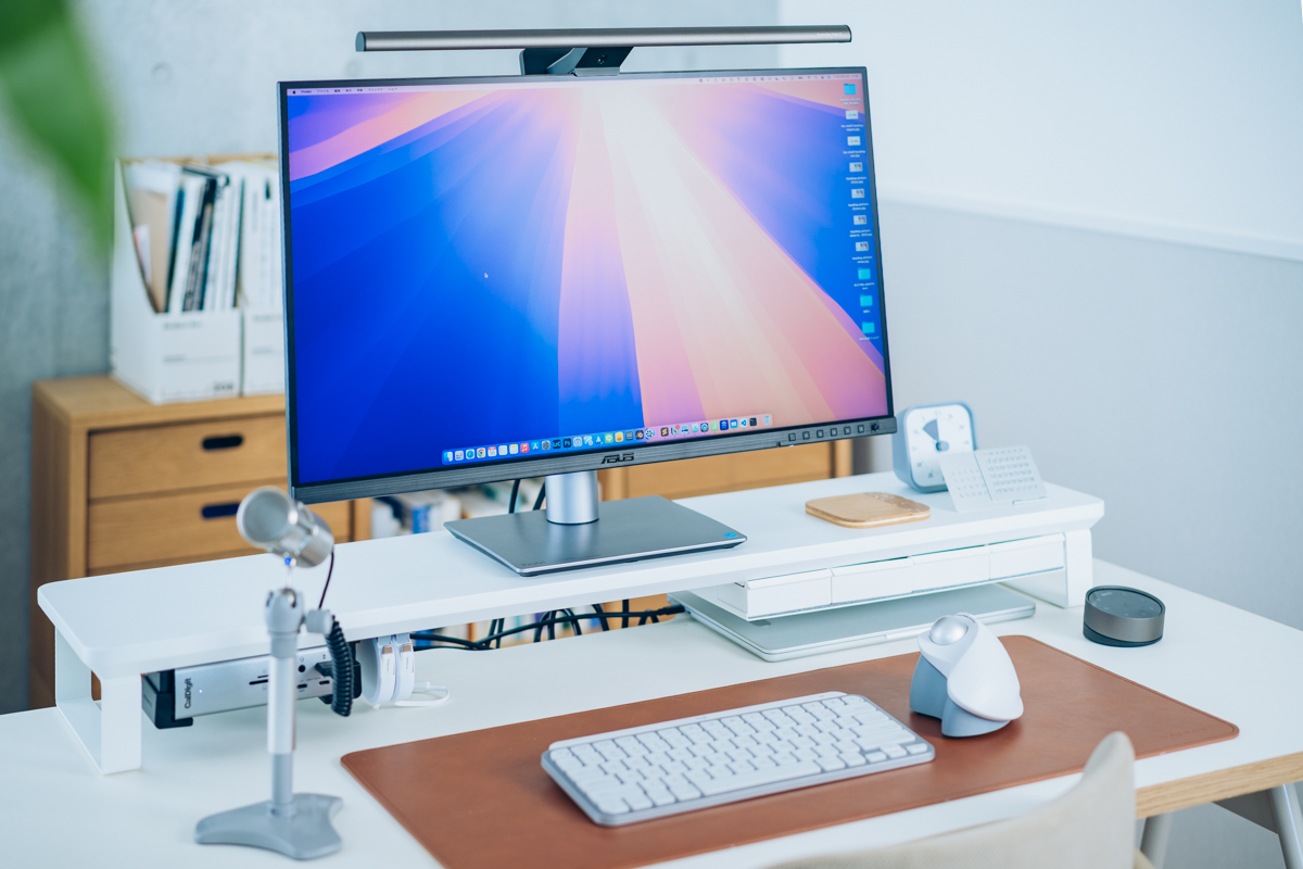 ASUS ProArt Display PA27JCVを使用する様子