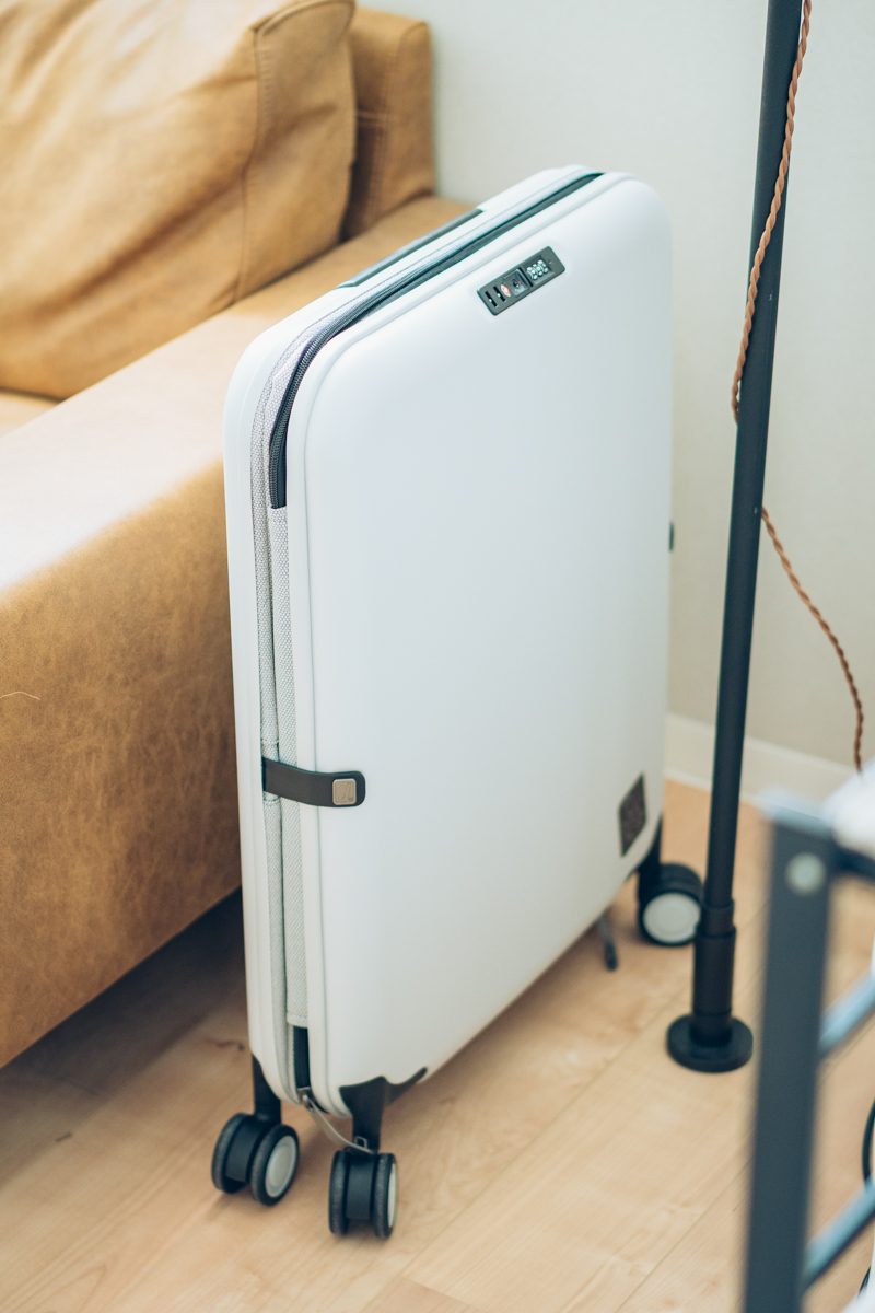 JOLLYING Pebbleを家のデッドスペースに収納する様子