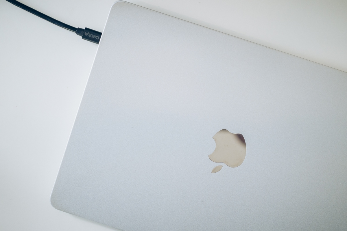 ASUS ProArt Display PA27JCVにUSB-Cケーブルを接続してモニター出力&給電を実施