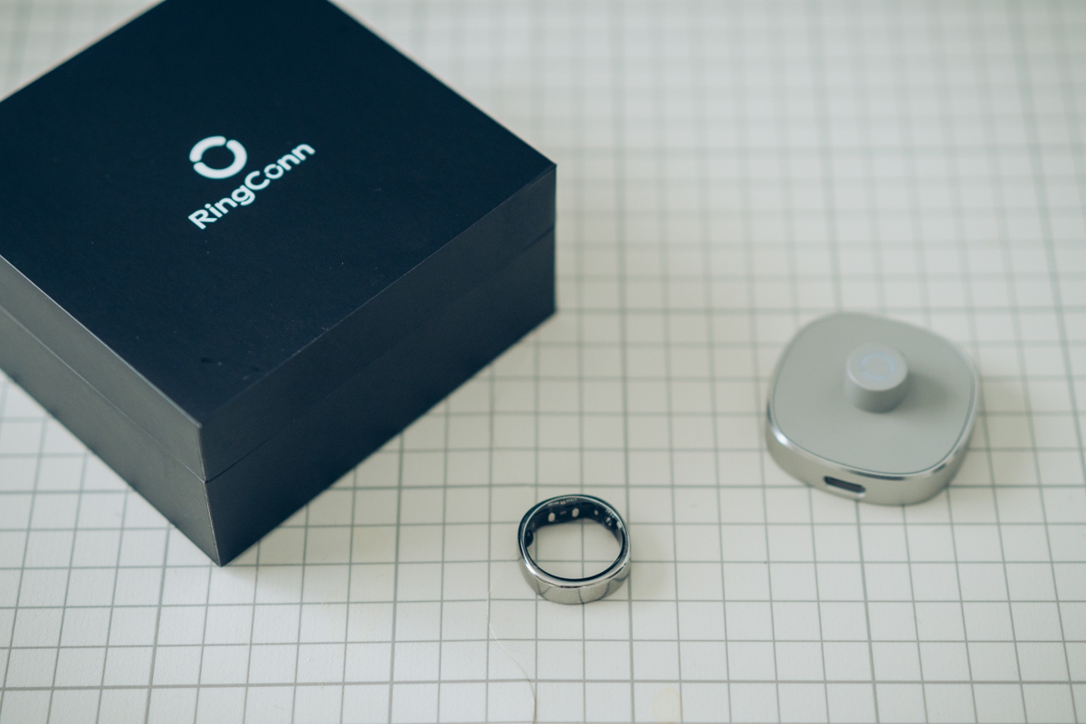 RingConn Gen 2 Airのパッケージと製品本体