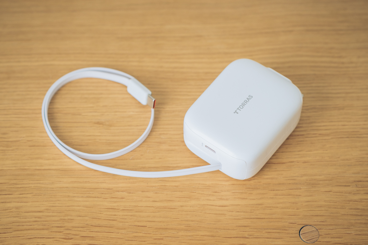 TORRAS FlexLine（自動巻き取り式ケーブル付属充電器）