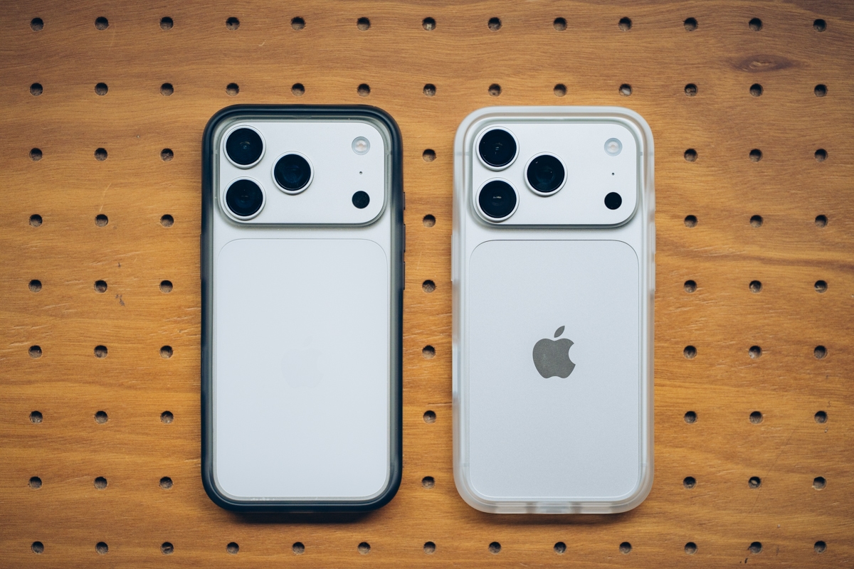 iPhone 18 Proと17 Proに装着したThe CloudBumper