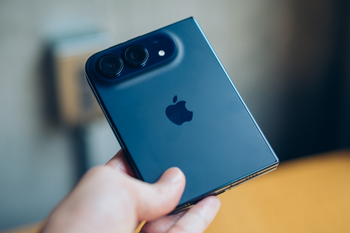 Apple初の折りたたみiPhone「iPhone Duo」の外観
