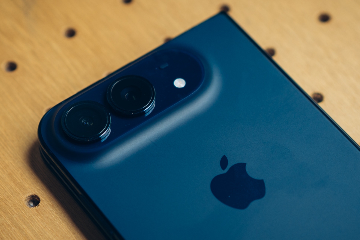 iPhone Duoの背面カメラ(広角・超広角)